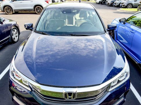 Used 2016 Honda Accord EX image 3