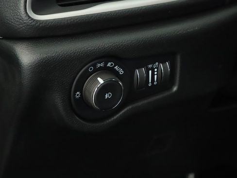 New 2026 Chrysler Pacifica Select FWD image 9