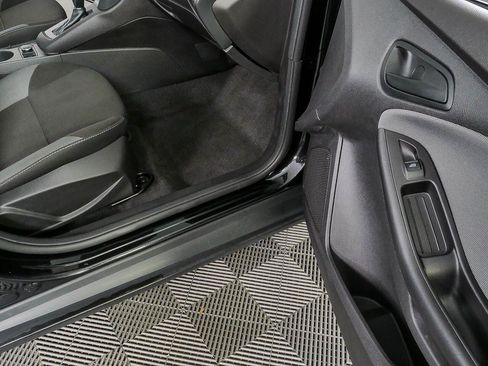 Used 2014 Ford Focus S FWD image 21
