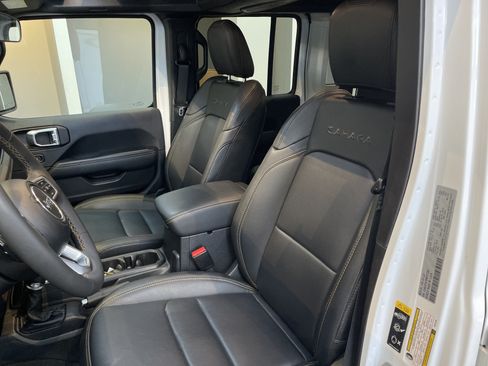 Used 2024 Jeep Wrangler Unlimited Sahara w/ Safety Group AWD/4WD image 17