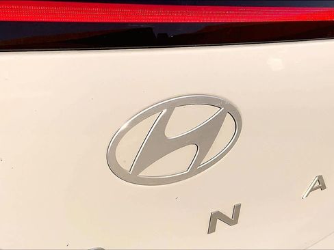 Certified 2025 Hyundai Kona SEL image 10
