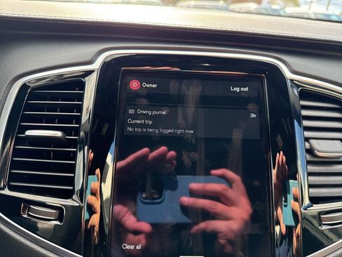 Used 2025 Volvo XC90 B6 Ultra image 29