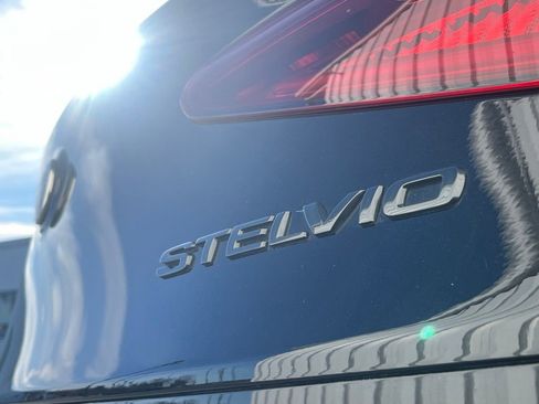 Used 2020 Alfa Romeo Stelvio Quadrifoglio image 41