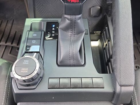 Used 2024 Toyota Tacoma TRD Sport AWD/4WD image 19
