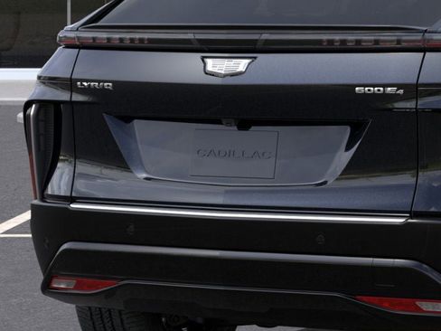 New 2025 Cadillac Lyriq Luxury w/ LPO, Floor Liner Package AWD/4WD image 14