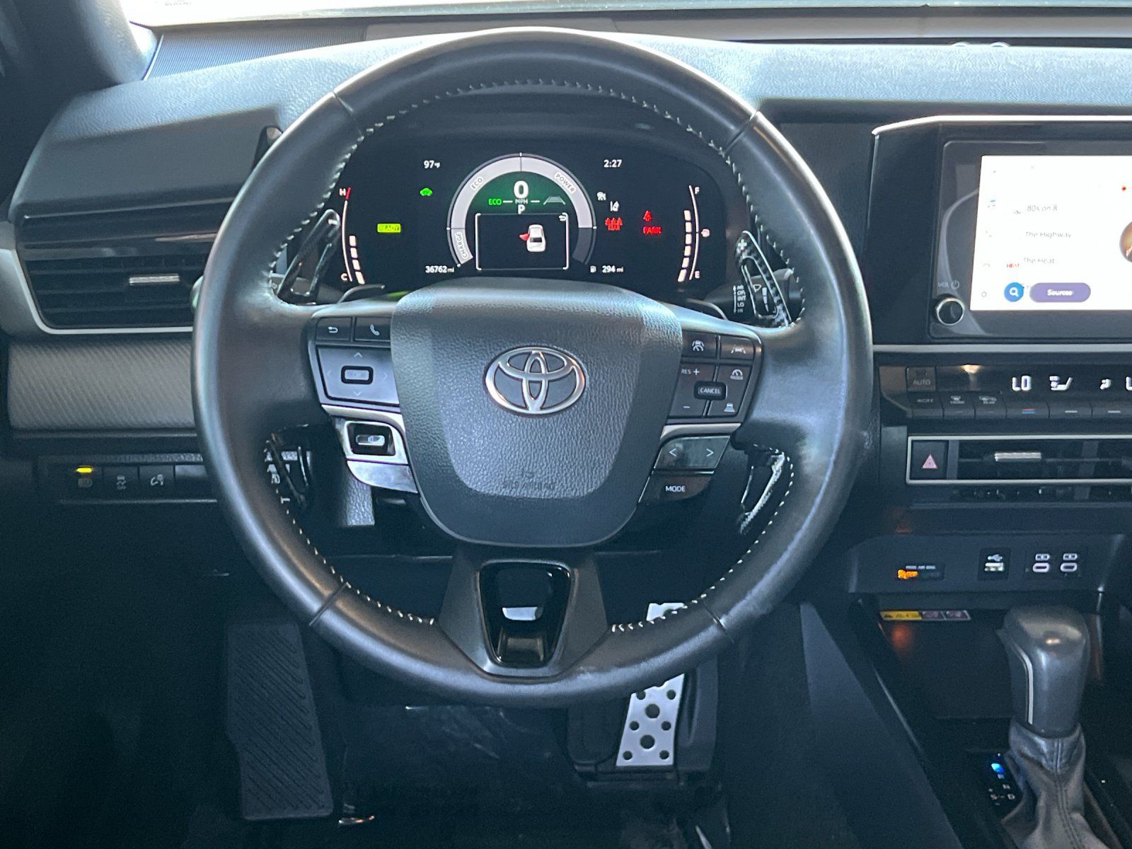 Used 2025 Toyota Camry SE FWD image 13