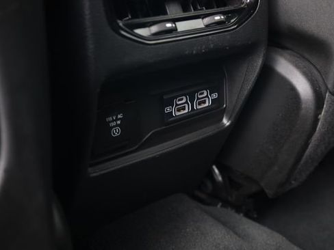 Certified 2024 Jeep Grand Cherokee L Laredo image 24