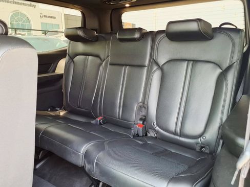 Used 2023 Jeep Wagoneer 4WD w/ Premium Group I image 10