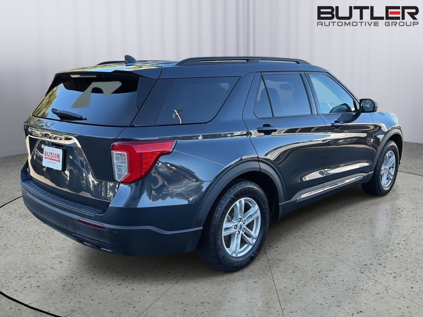 Certified 2024 Ford Explorer XLT RWD image 6