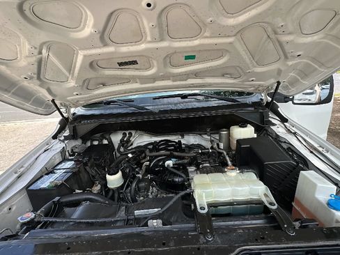 Used 2019 Nissan NV 2500 SV RWD image 14