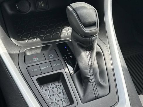 Used 2024 Toyota RAV4 XLE w/ Convenience Package FWD image 25