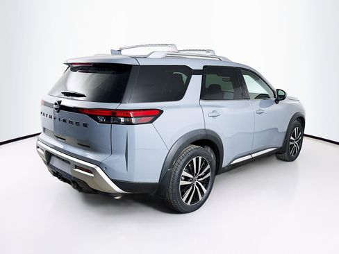 Used 2024 Nissan Pathfinder Platinum image 33