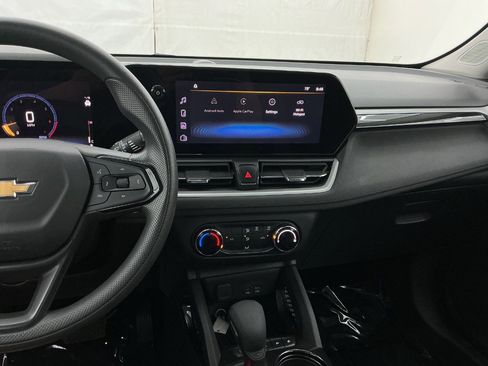 Used 2024 Chevrolet TrailBlazer LS FWD image 33