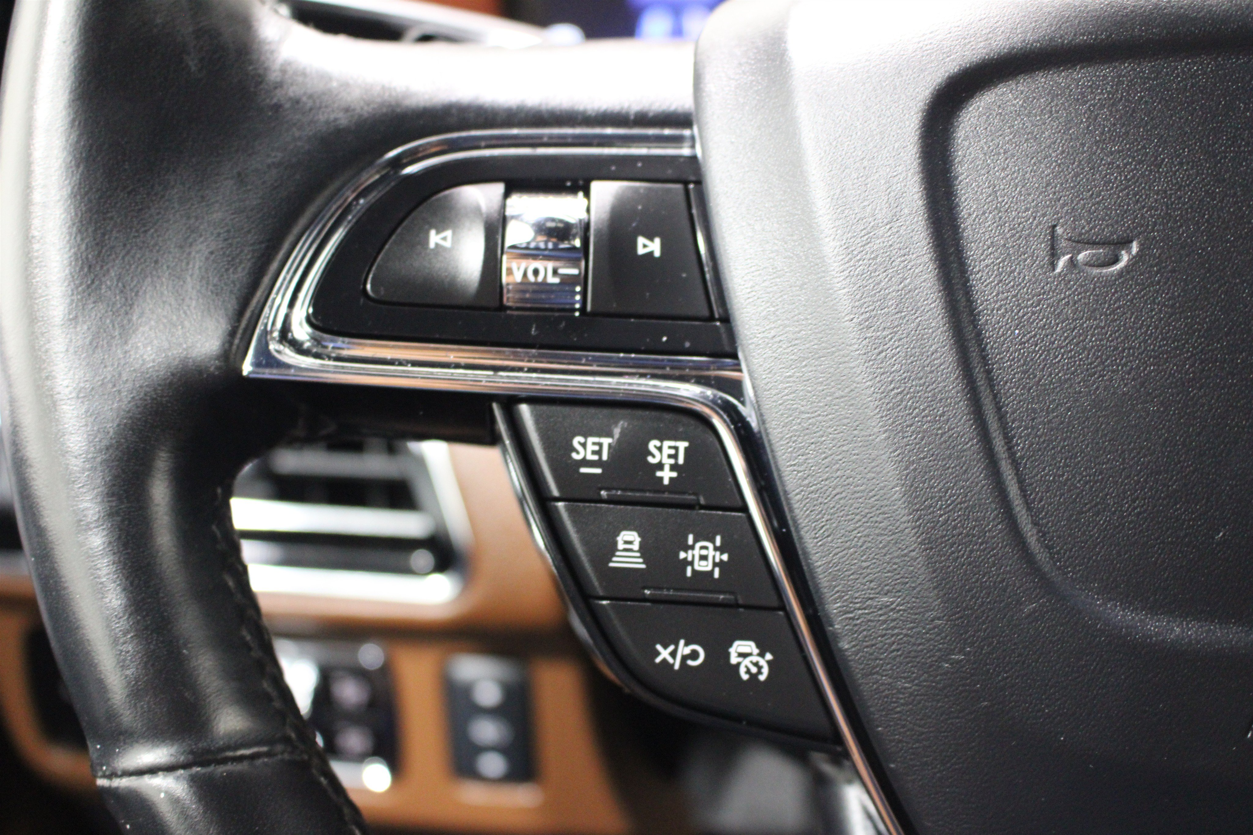 Certified 2024 Lincoln Navigator Reserve AWD/4WD image 12
