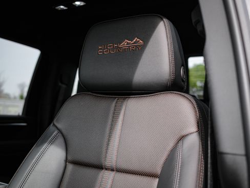 Used 2025 Chevrolet Silverado 2500 High Country w/ High Country Premium Package image 17