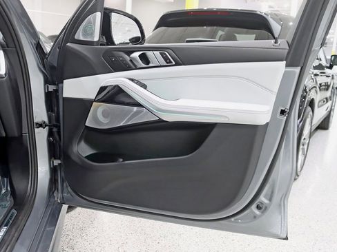 Used 2025 BMW X5 M60i image 38