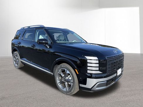 Certified 2026 Hyundai Palisade Limited AWD/4WD image 2