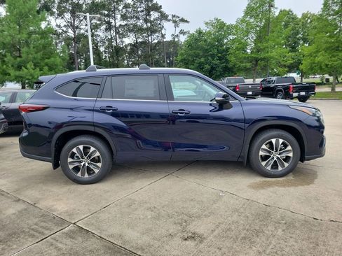 New 2026 Toyota Highlander XLE AWD/4WD image 8