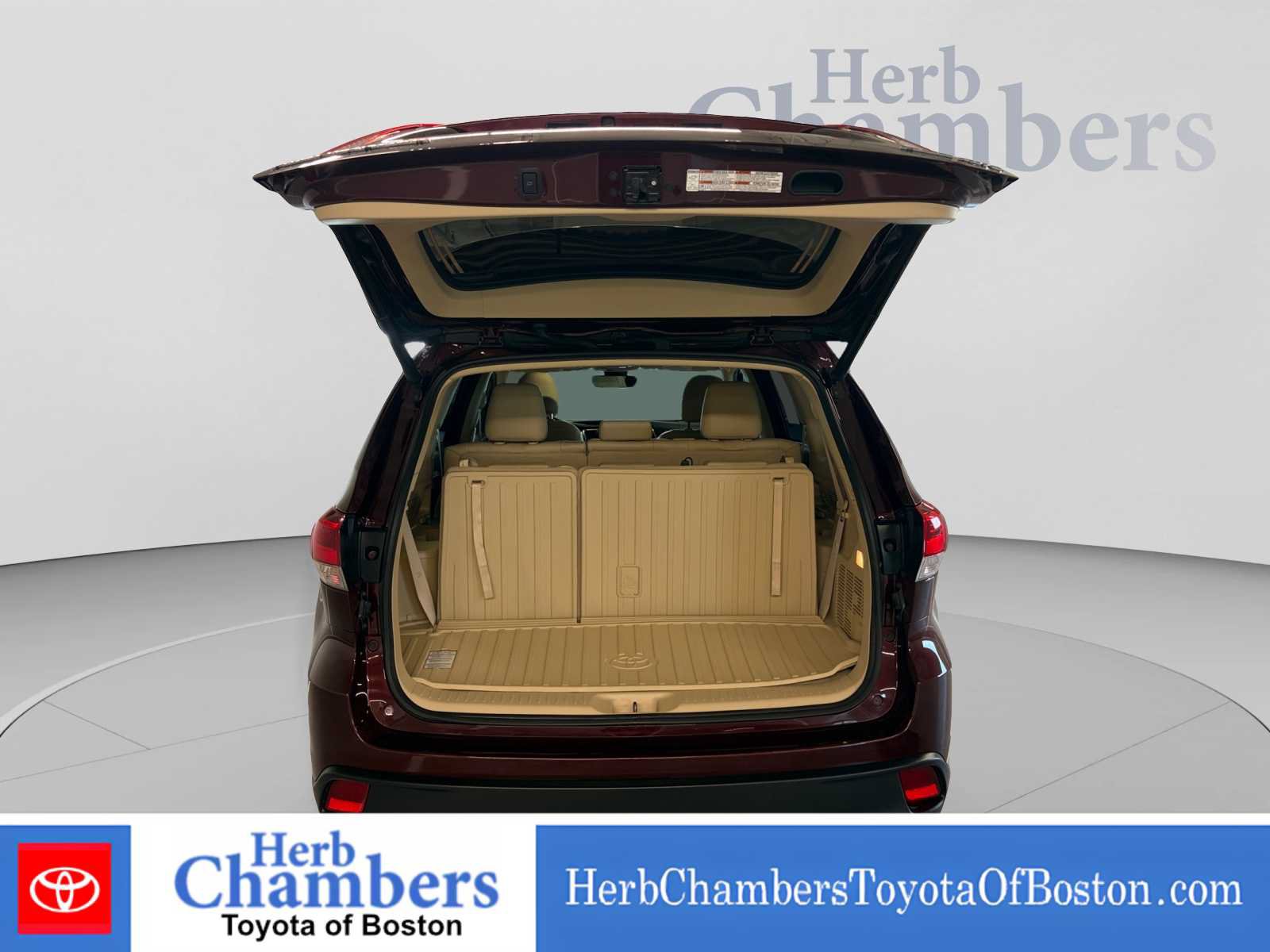 Used 2019 Toyota Highlander XLE AWD/4WD image 4