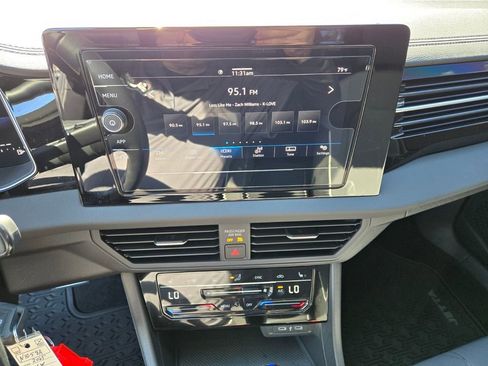 Used 2025 Volkswagen Jetta Sport image 24