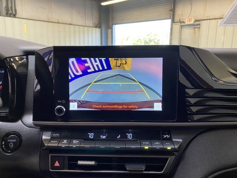 Used 2025 Toyota Camry LE image 40