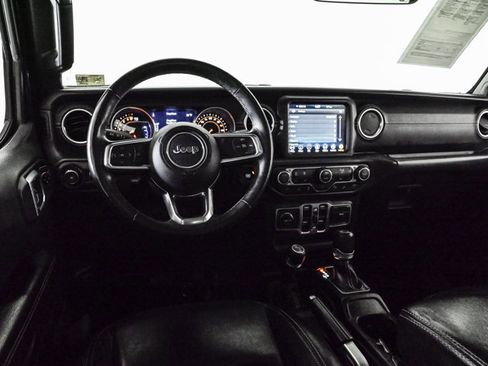 Used 2018 Jeep Wrangler Unlimited Sahara image 19