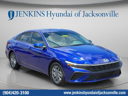 Certified 2024 Hyundai Elantra SEL FWD image 1