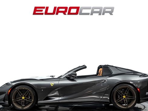 Used 2021 Ferrari 812 GTS RWD image 2