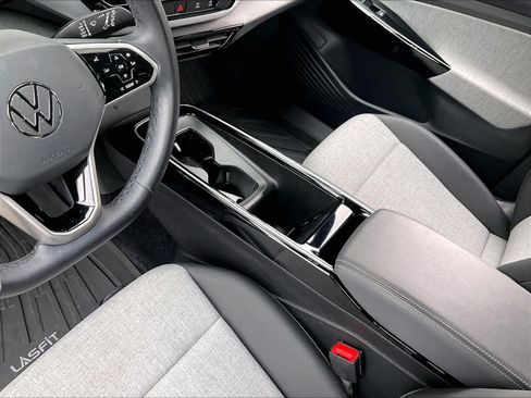 Certified 2023 Volkswagen ID.4 2WD image 16