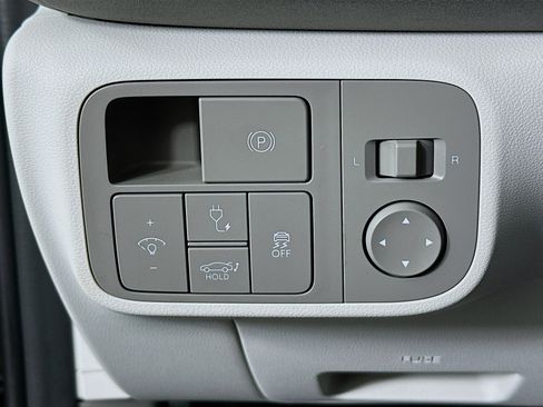 Used 2024 Hyundai Ioniq 6 SEL image 17