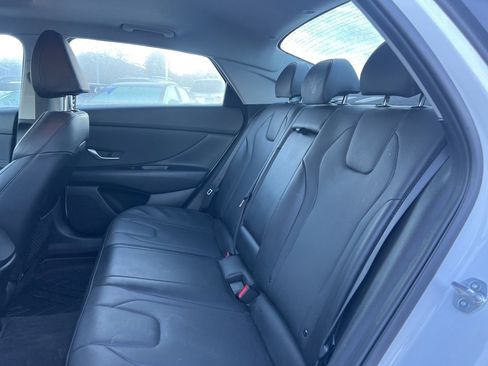 Used 2023 Hyundai Elantra Limited w/ Preferred Accessory Package image 18