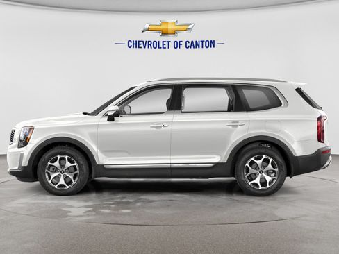 Used 2022 Kia Telluride EX FWD image 3