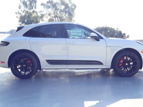New 2026 Porsche Macan GTS image 8