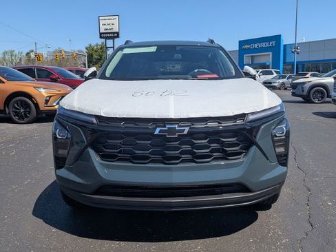 New 2026 Chevrolet Trax LT w/ Driver Confidence Package FWD image 2