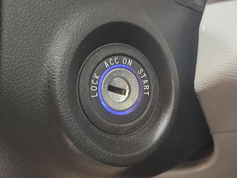 Used 2017 Hyundai Elantra SE image 31