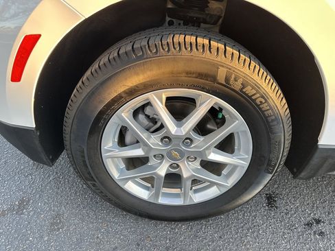 Used 2022 Chevrolet Equinox LT image 36