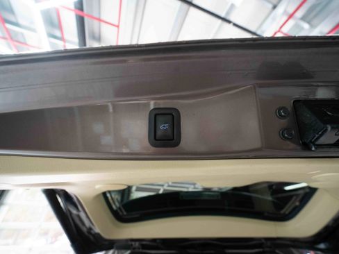 Used 2018 Toyota Highlander Limited Platinum w/ Protection Package #3 image 29