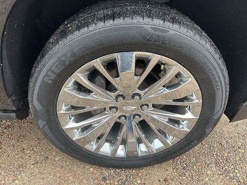 Used 2021 Chevrolet Tahoe High Country w/ Premium Package image 9