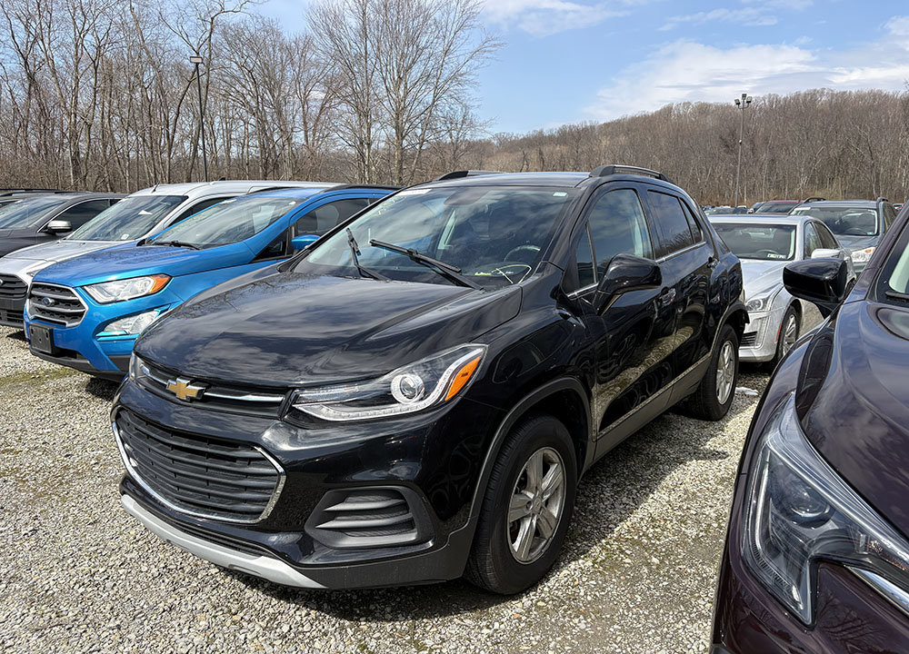 Used 2020 Chevrolet Trax LT w/ LT Convenience Package AWD/4WD image 1