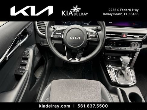 Used 2025 Kia Seltos X-Line AWD/4WD image 12