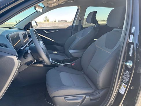 Used 2026 Kia Niro LX FWD image 24