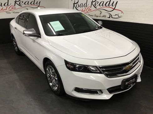 Used 2016 Chevrolet Impala LT w/ Convenience Package image 2