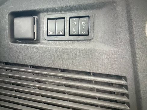 Used 2021 GMC Yukon AT4 w/ AT4 Premium Package image 46