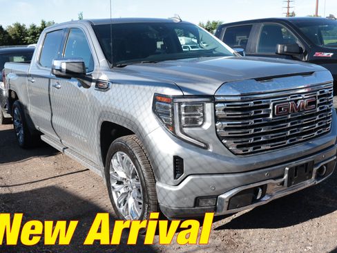 Used 2024 GMC Sierra 1500 Denali w/ Denali Reserve Package AWD/4WD image 14