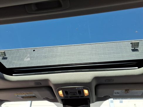 Used 2023 Toyota Highlander XLE image 11