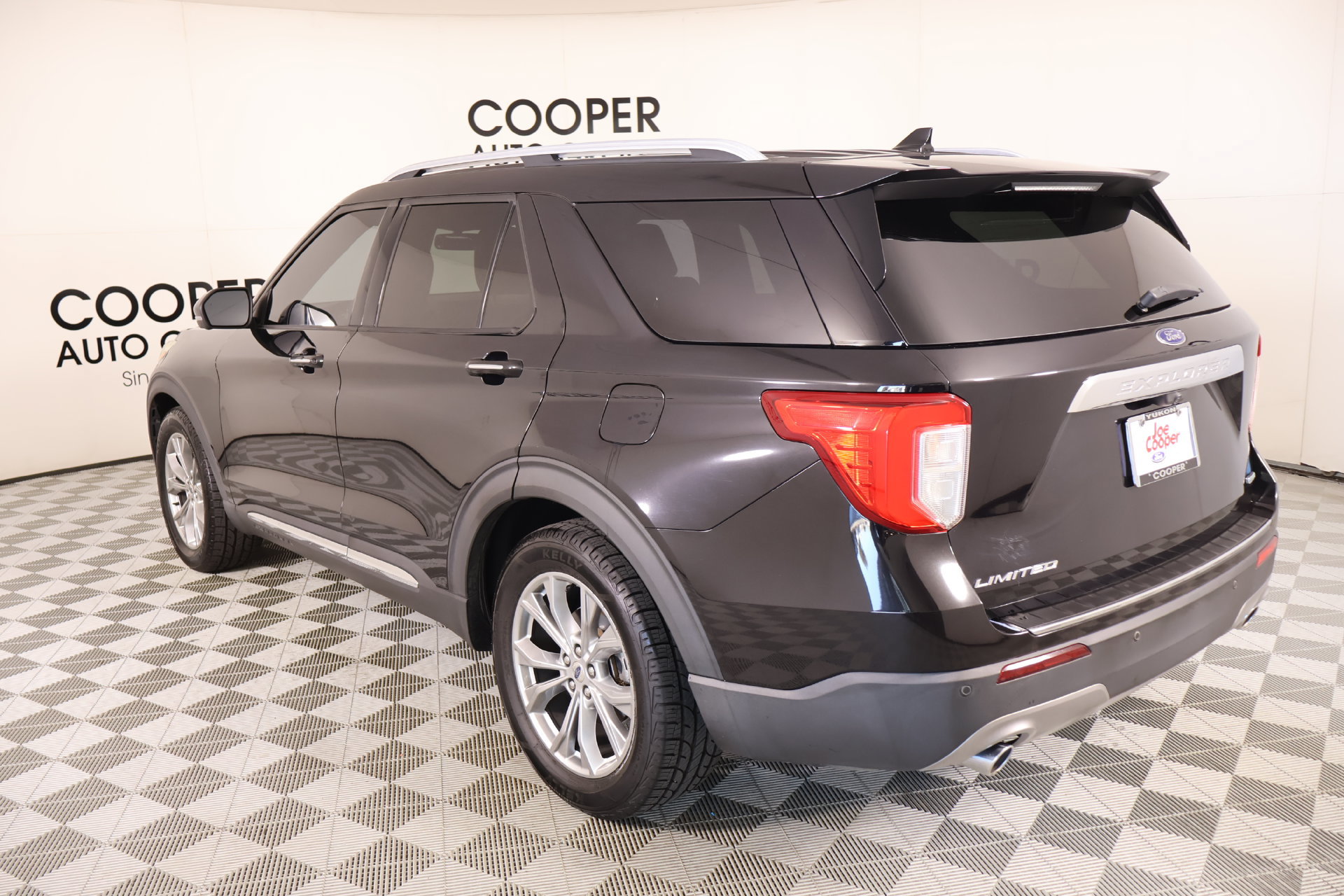 Used 2020 Ford Explorer Limited RWD image 24