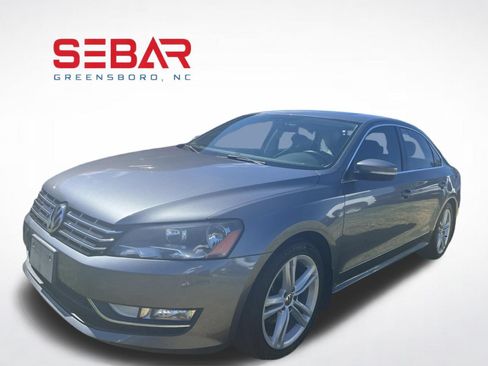 Used 2015 Volkswagen Passat TDI SEL Premium FWD image 1