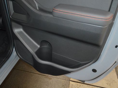 Used 2024 Nissan Frontier PRO-4X w/ Pro Convenience Package image 15