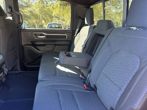 New 2026 RAM 1500 4x4 Crew Cab image 32