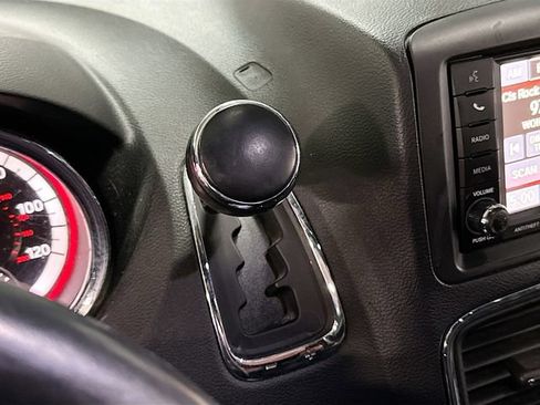 Used 2016 Dodge Grand Caravan R/T w/ Driver Convenience Group FWD image 17